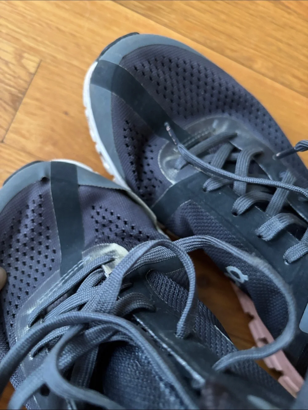 On Running breathable black